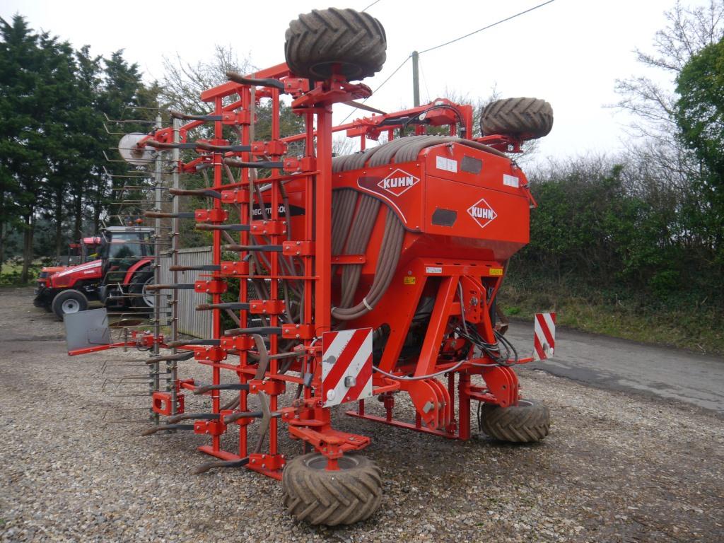 Used Kuhn Megant 600 Tine Drill