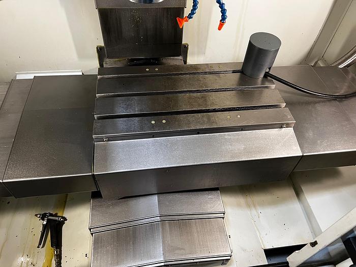 Gebraucht CNC Vertikales Bearbeitungszentrum UNITECH / BRIDGEPORT XV 560