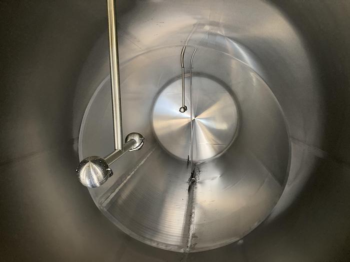 Used Used Walker Stainless Steel 6500 gallon 304 stainless steel horizontal jacketed dairy tank