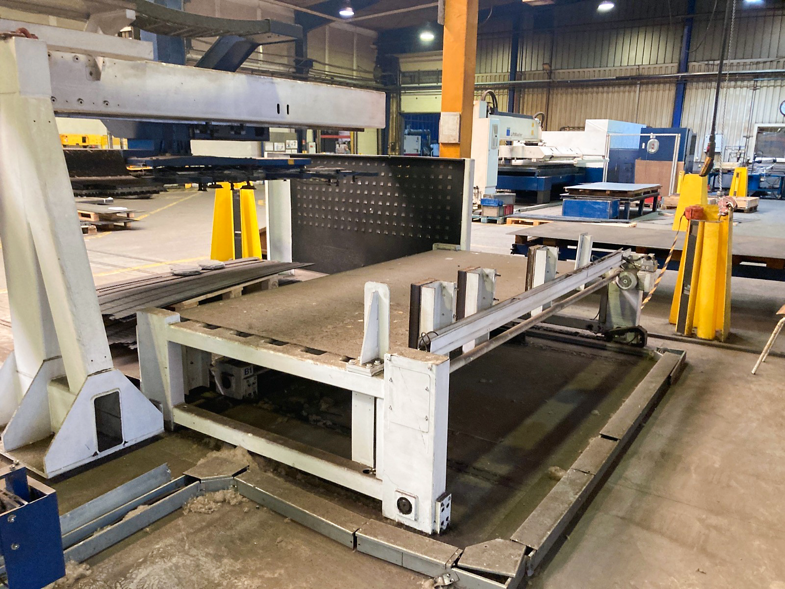 Used Trumpf TC 5000 R - 1600 - Punching Machine - 2005