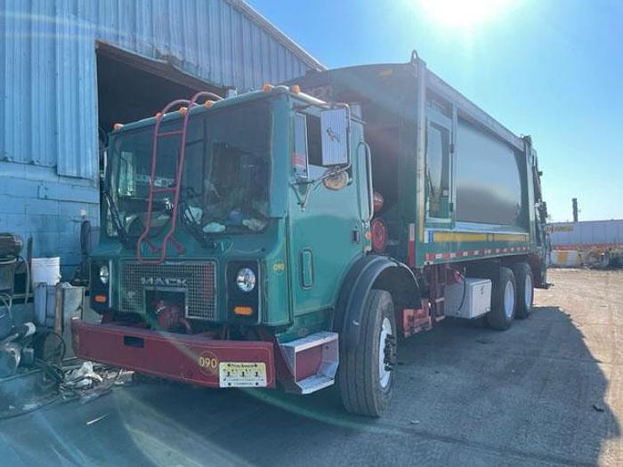 Used 2002 Mack MR