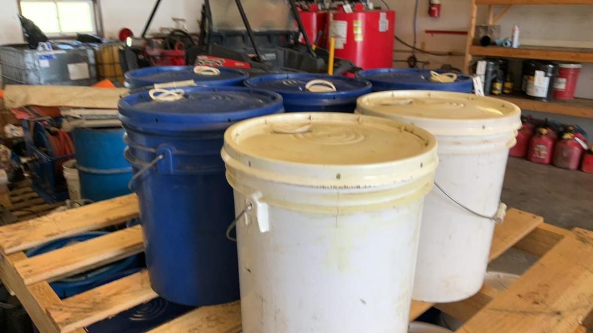 Used Duron HP 15W-40 Motor Oil