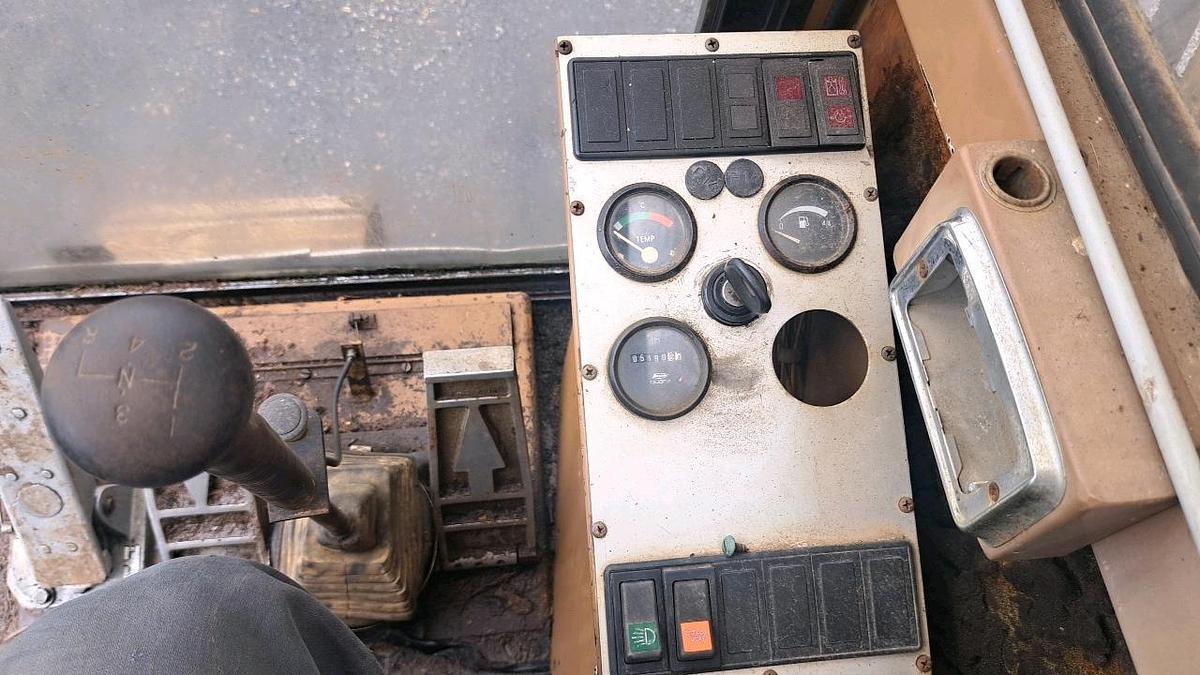 Used 1989 Caterpillar 211 Excavator