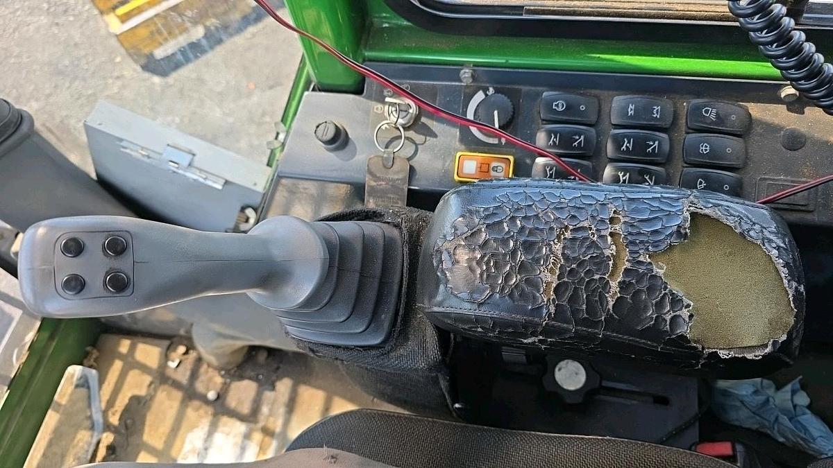 Used 2014 John Deere 437 Knuckleboom Loader