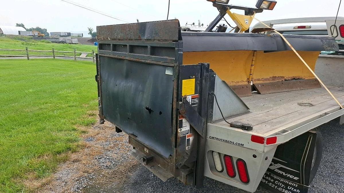 Used 2003 Ford F250 Flatbed Truck