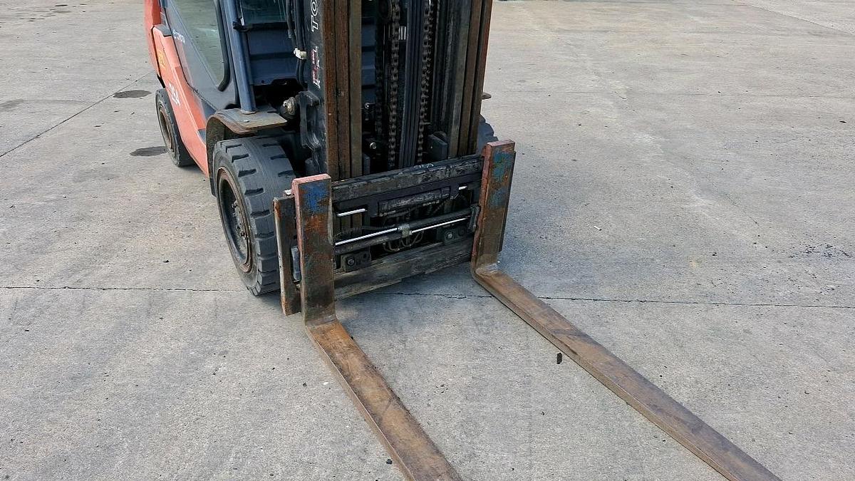 Used Toyota 8FDU30 Forklift