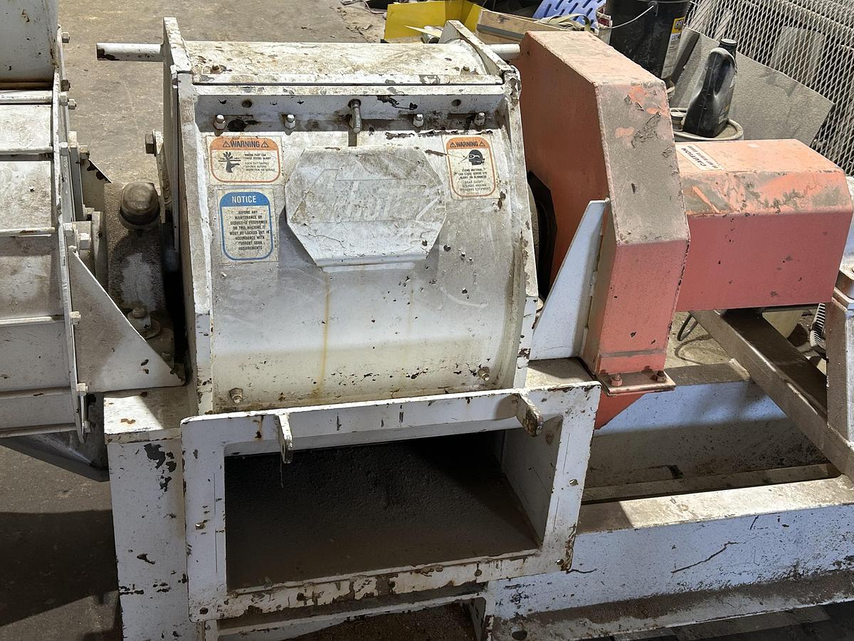 Used 40 HZF Shutte - Buffalo Hammer Mill / Pulverizor