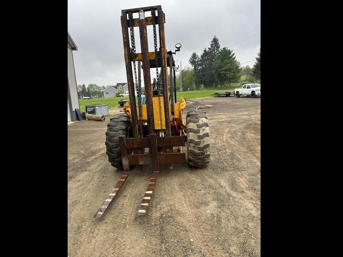Used John Deere 380-D Rough Terrain Forklift