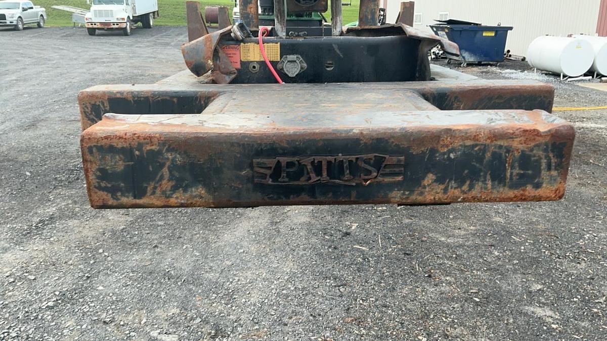 Used 2015 John Deere 335D Knuckleboom