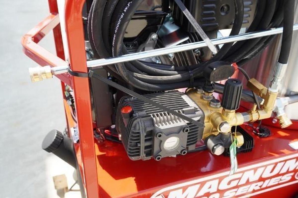 Used Magnum Gold 4000 Series Hot Water Pressure Washer