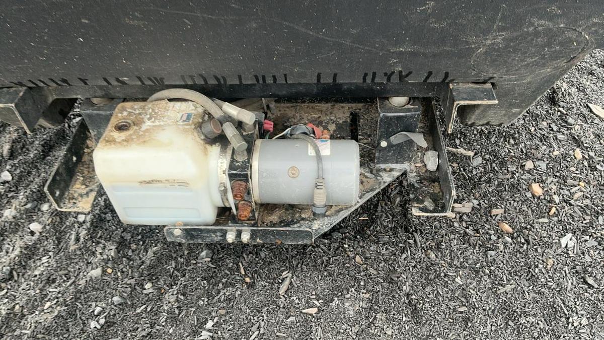 Used Dumper Dogg 5532000 Pickup Bed Insert