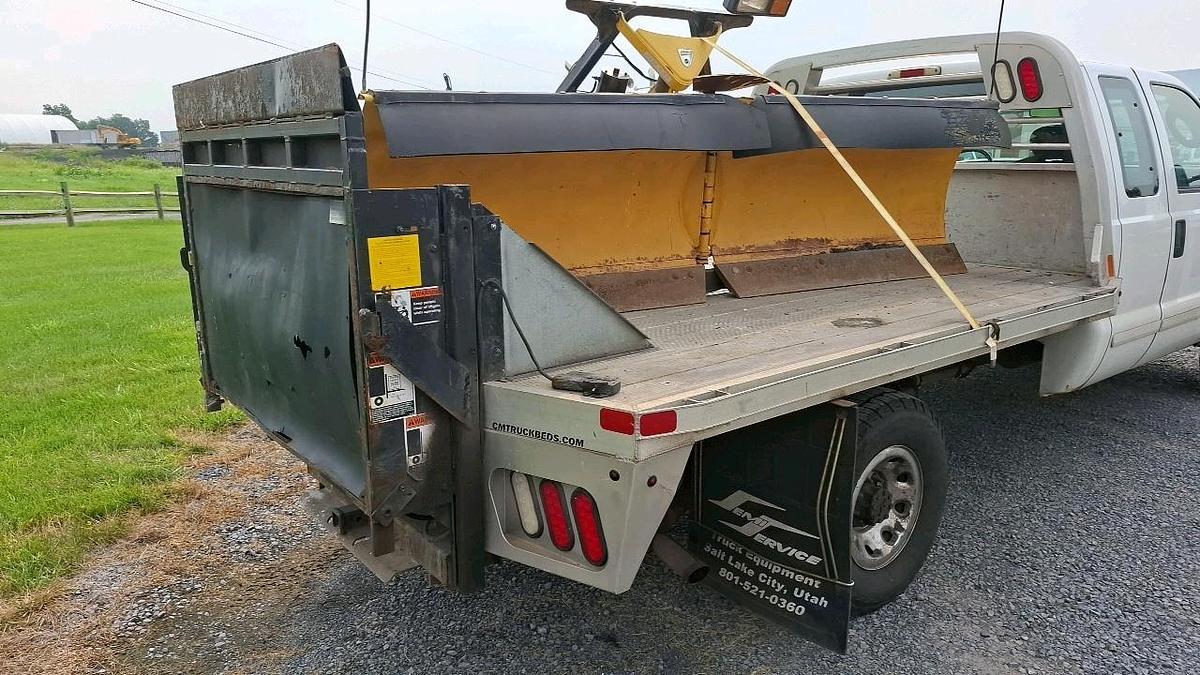 Used 2003 Ford F250 Flatbed Truck