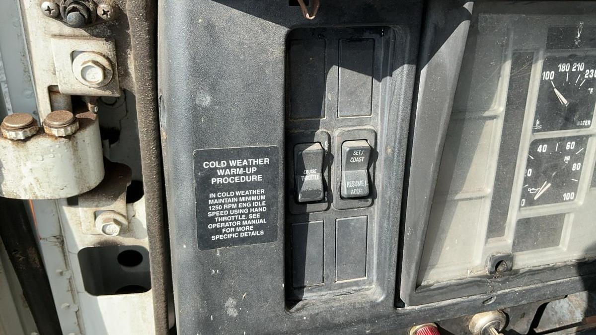 Used 1997 International Navistar 4700 4x2 Box Truck