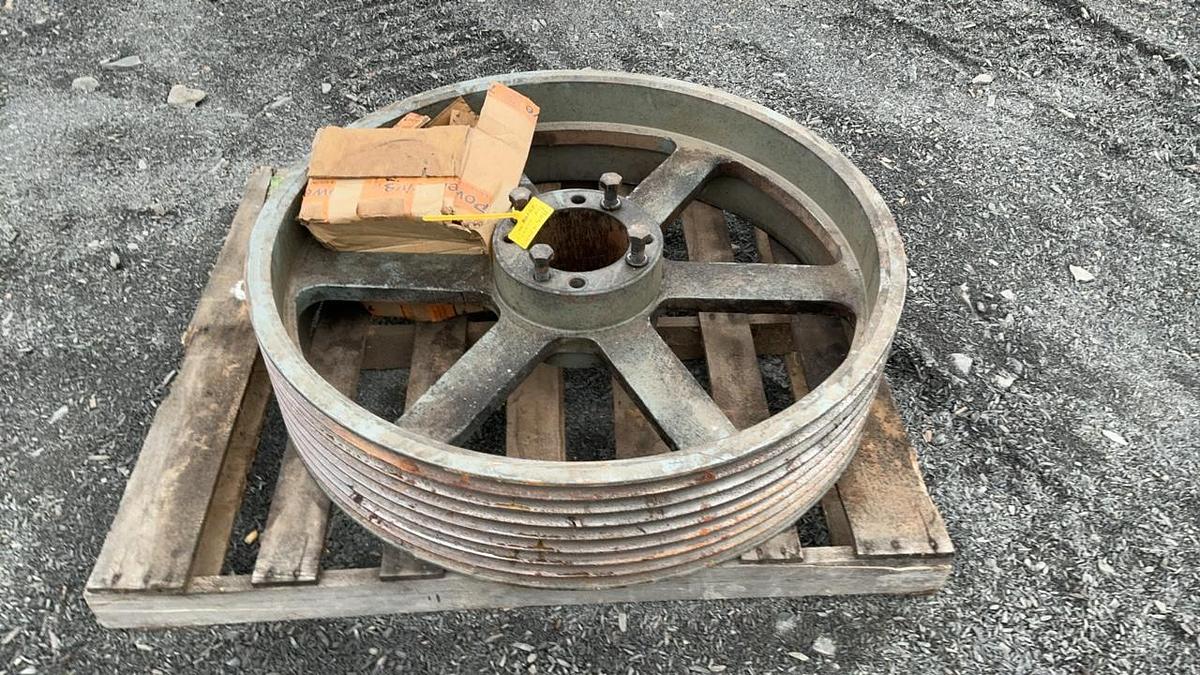 Used Hub and Pulley for Headrig