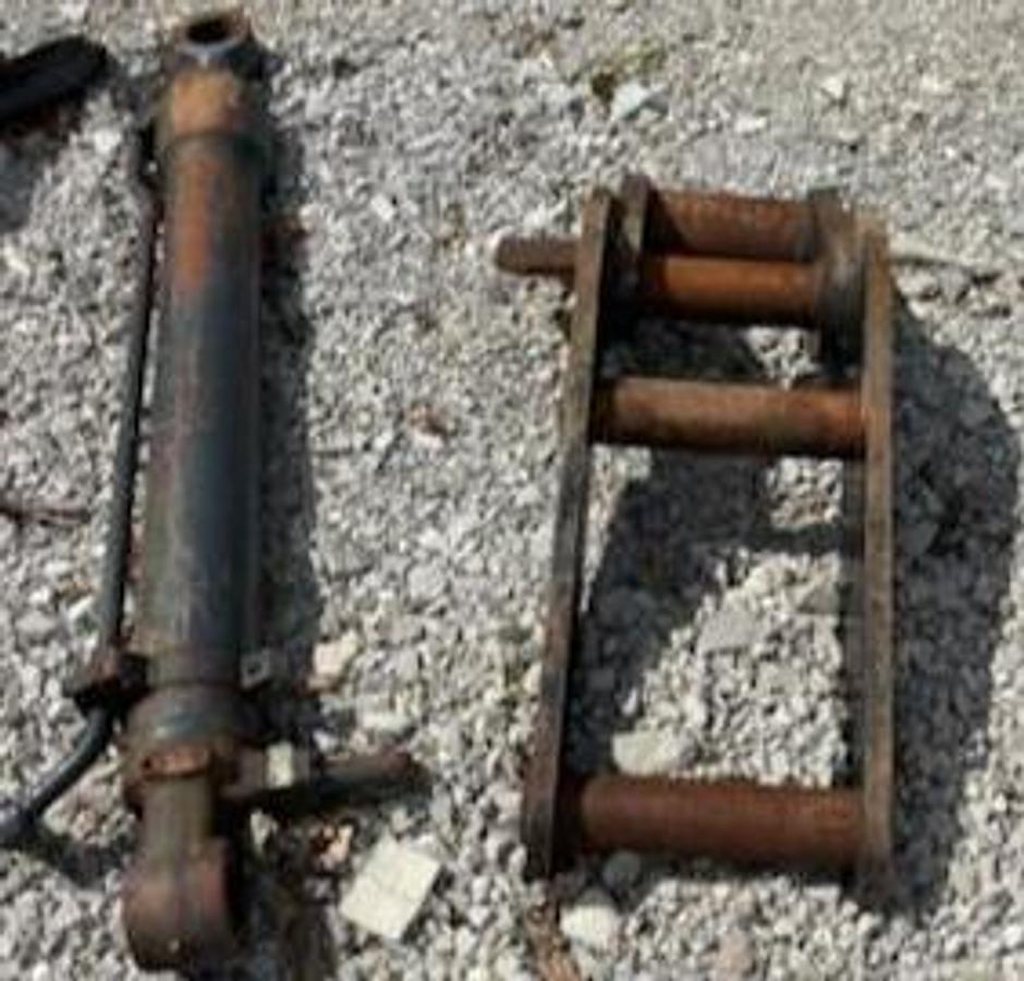 Used 245G John Deere Excavator Attacments