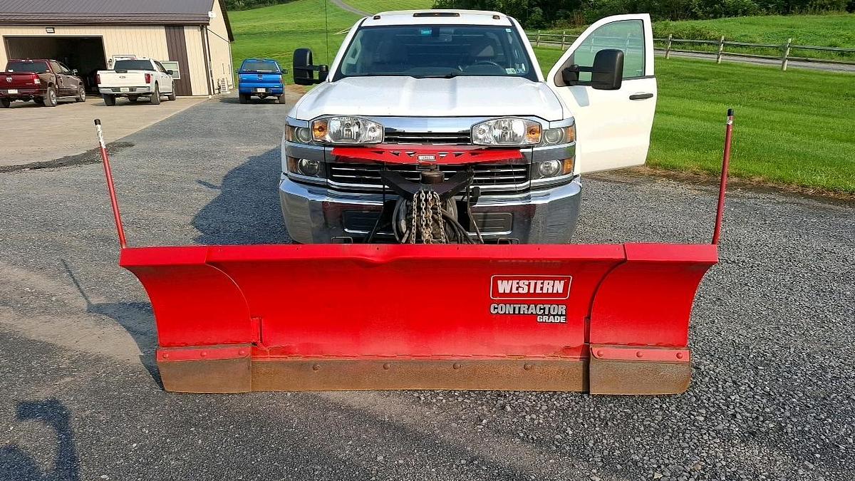 Used 2015 Chevrolet 2500 Flatbed Truck
