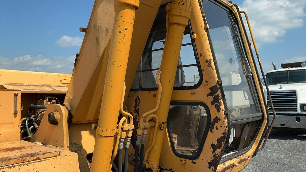 Used 1988 John Deere 490D Excavator