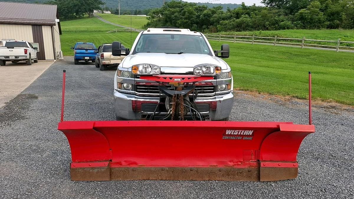Used 2015 Chevrolet 2500 Flatbed Truck