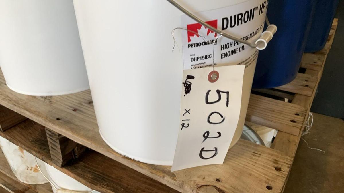 Used Duron HP 15W-40 Motor Oil