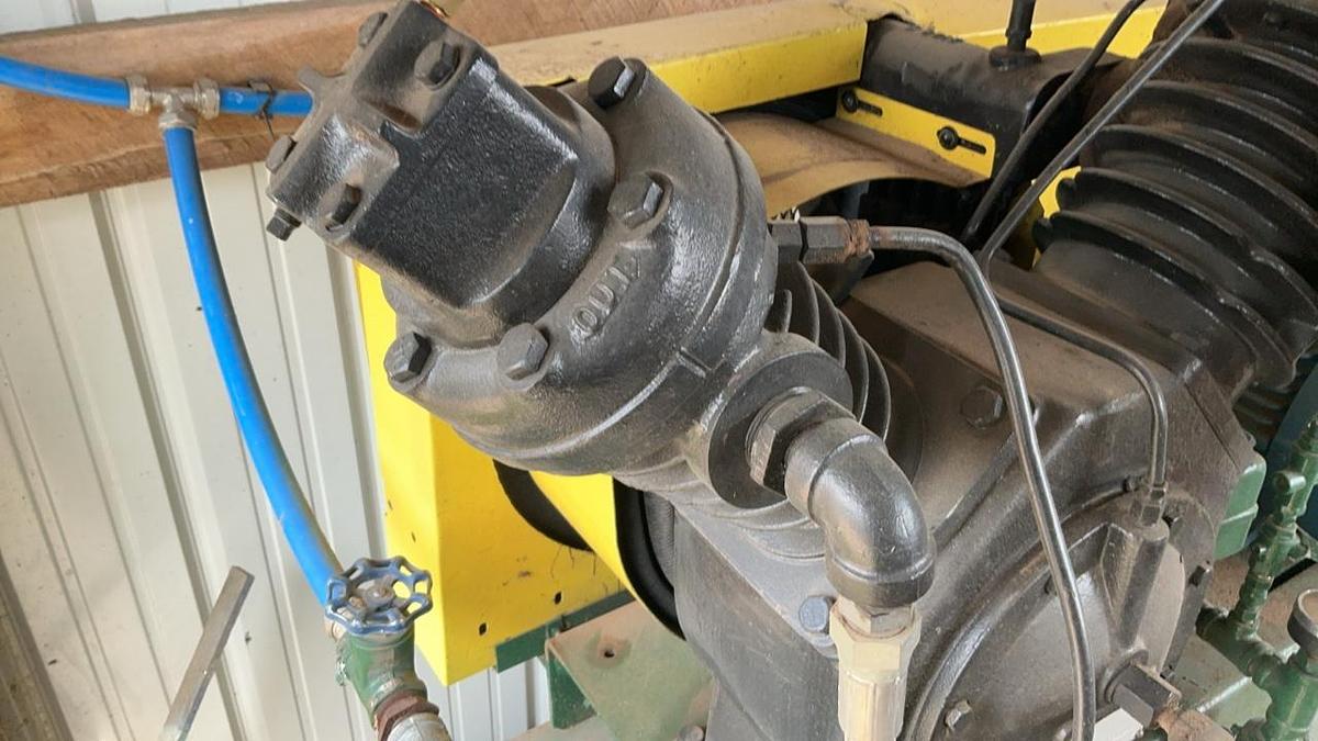 Used Ingersoll Rand 71T2-10E2 Air Compressor