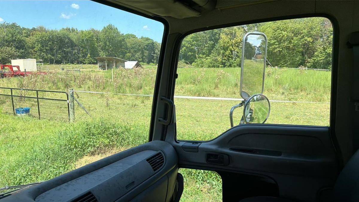 Used 2002 GMC T7500 Snub Nose Truck
