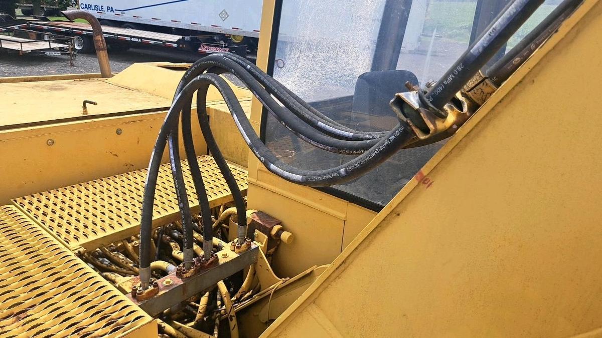 Used 1989 Caterpillar 211 Excavator