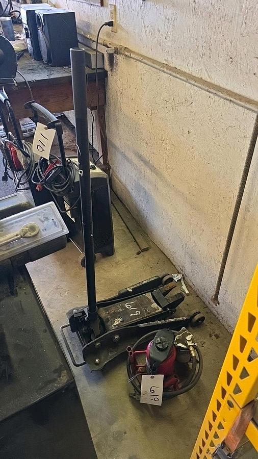 Used Automotive and Hydraulic Jack