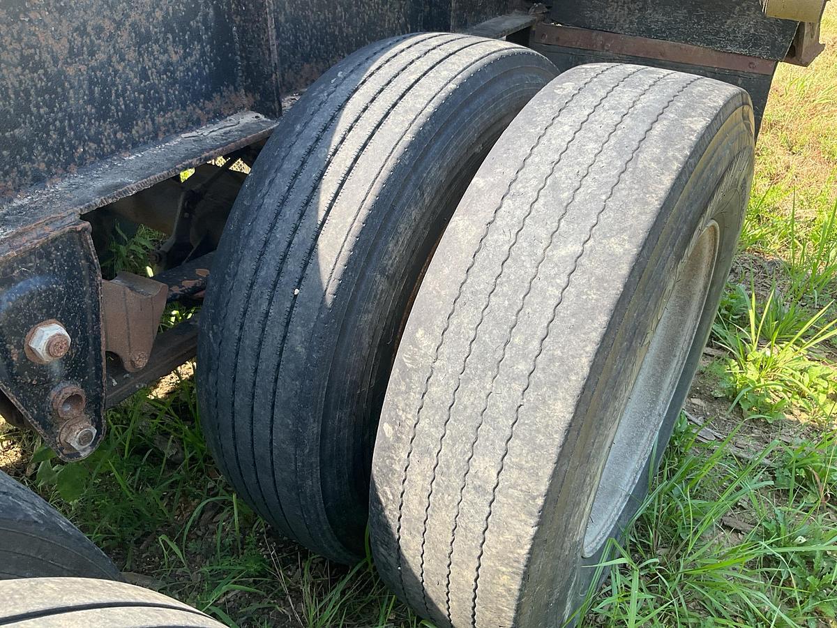 Used 1994 Savannah Log Trailer