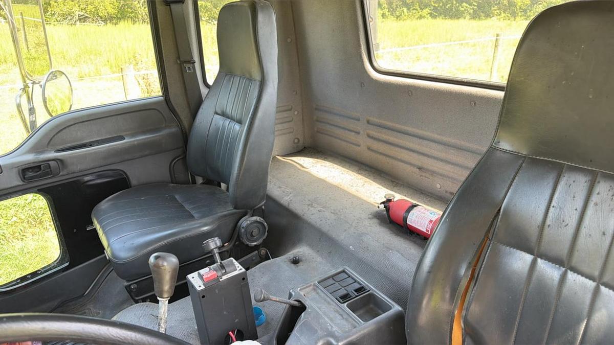 Used 2002 GMC T7500 Snub Nose Truck