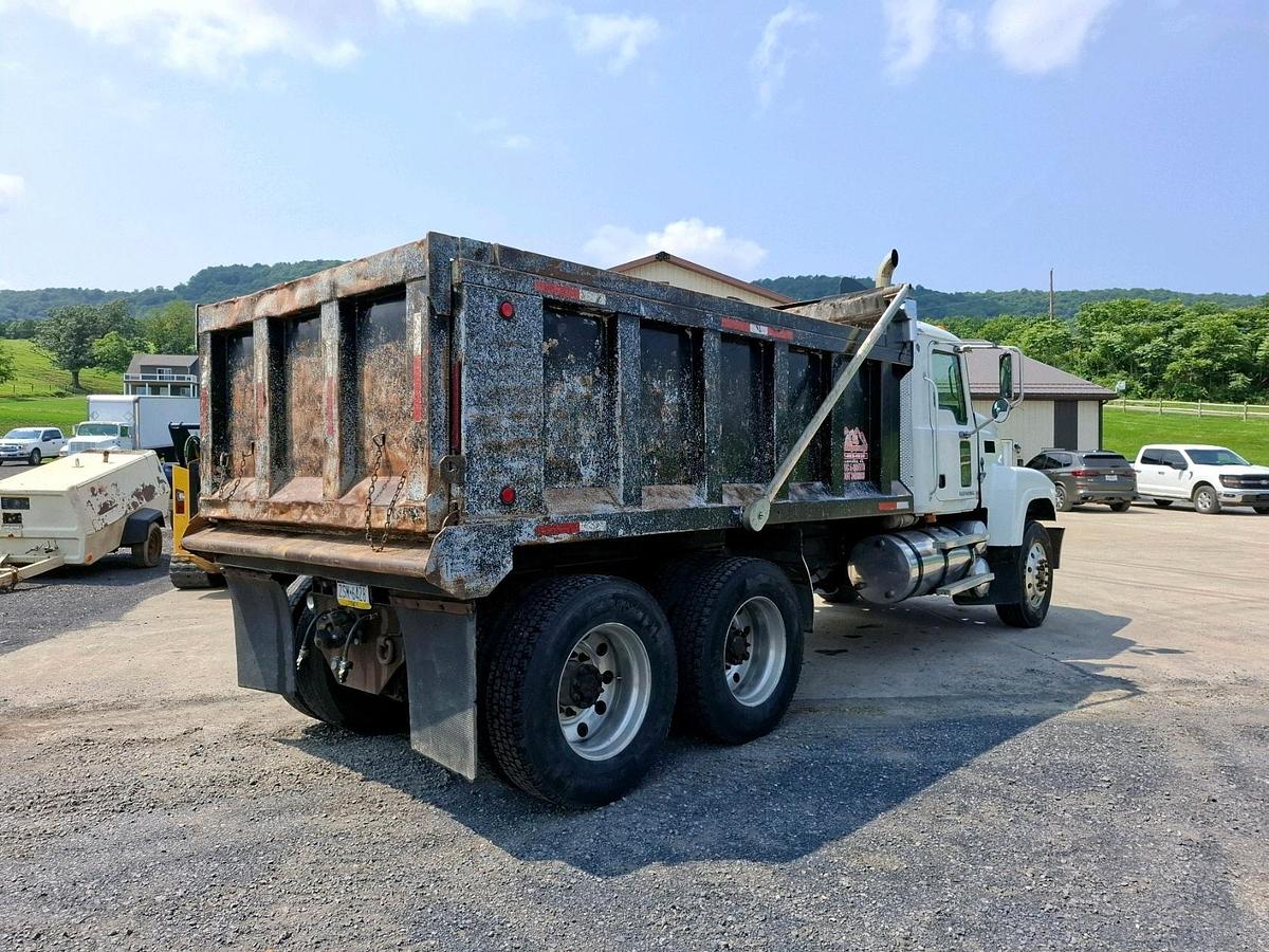 Used 2009 Mack CH613 Dump Truck