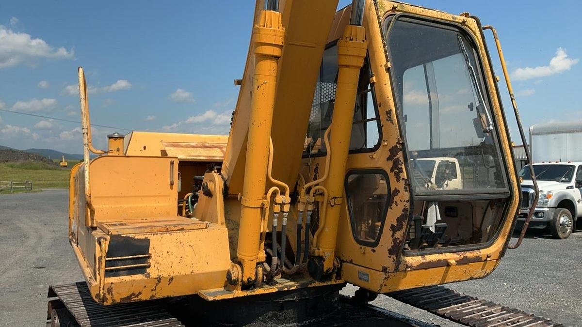 Used 1988 John Deere 490D Excavator