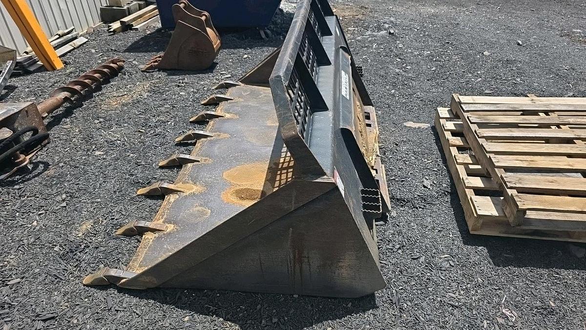 Used Martatch 85" Tooth Bucket