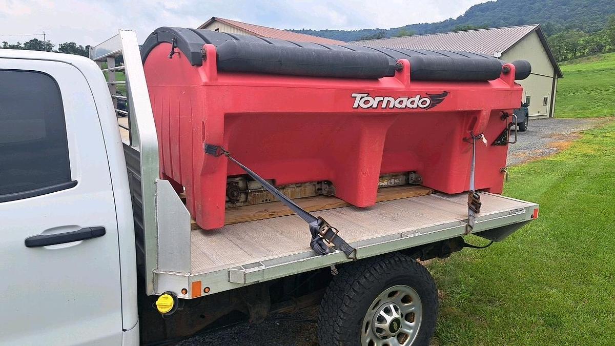 Used 2015 Chevy 2500 Flatbed Truck