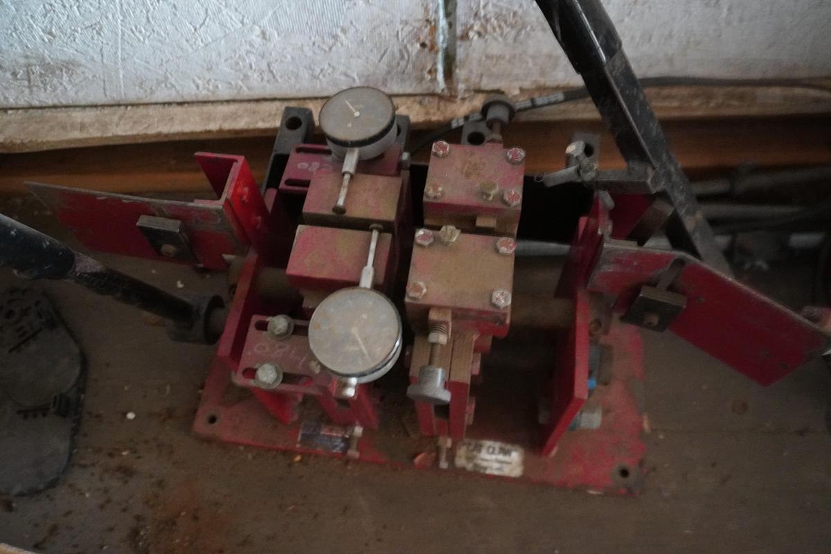 Used 2200 TIMBER KING bandmill/ with a Cat Claw band sharpener an tooth setter