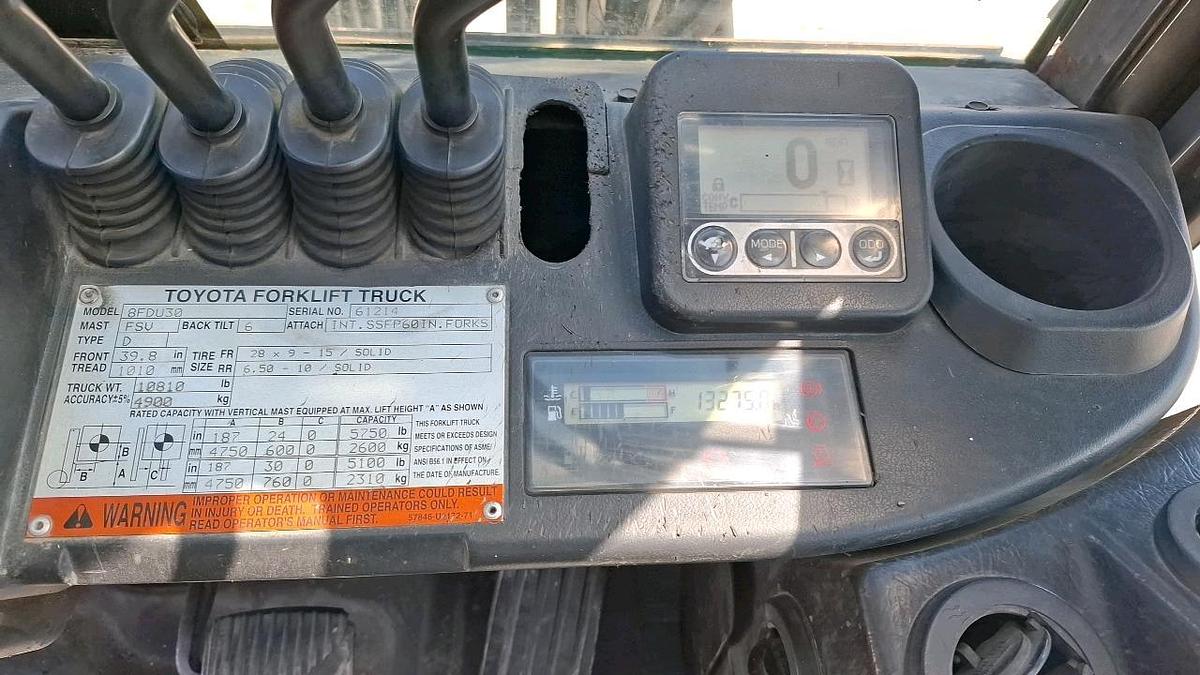 Used Toyota 8FDU30 Forklift