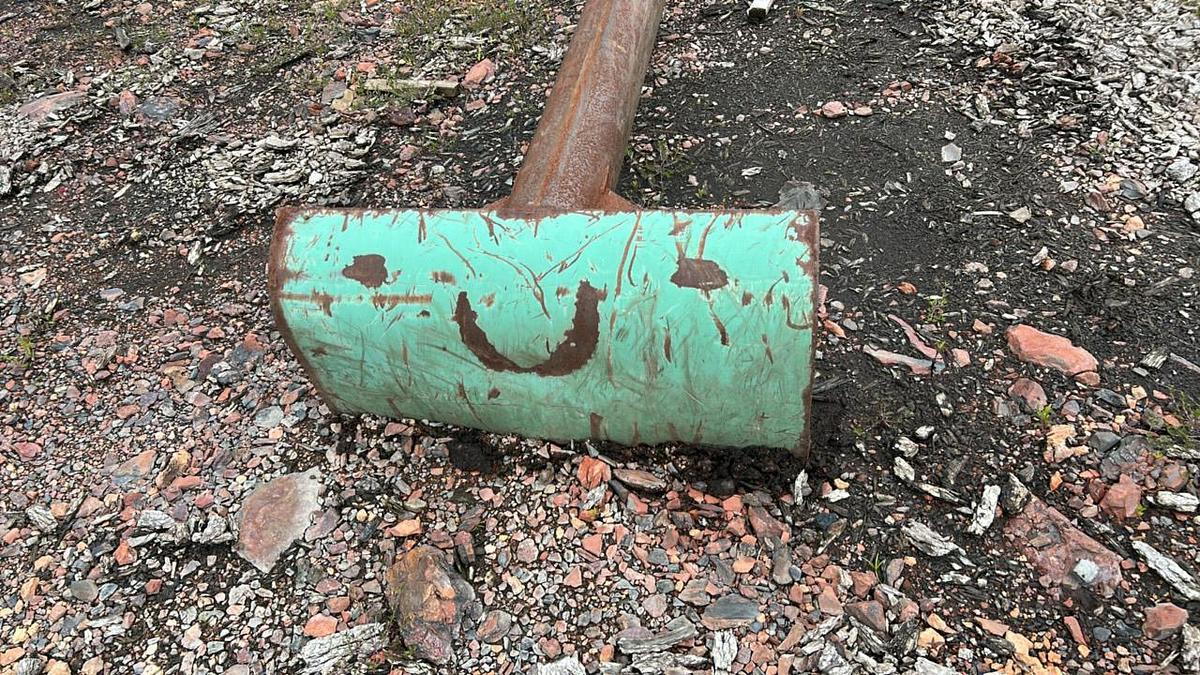 Used Log Pusher /Scraper