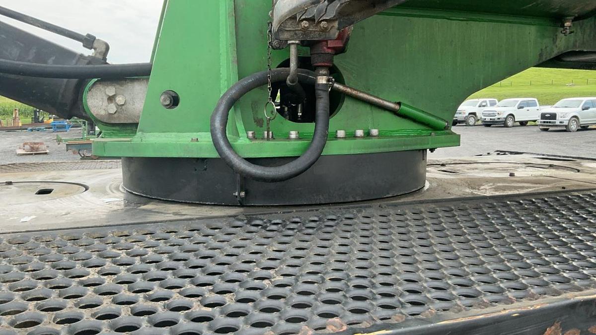 Used 2015 John Deere 335D Knuckleboom