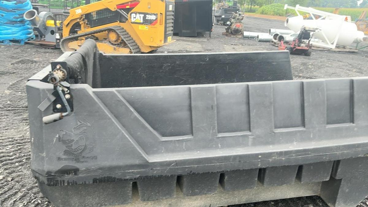 Used Dumper Dogg 5532000 Pickup Bed Insert