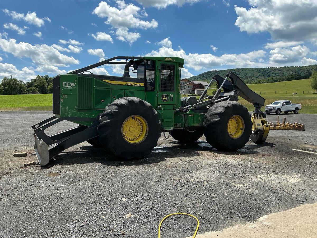 Used 2019 John Deere 848L Grapple Skidder