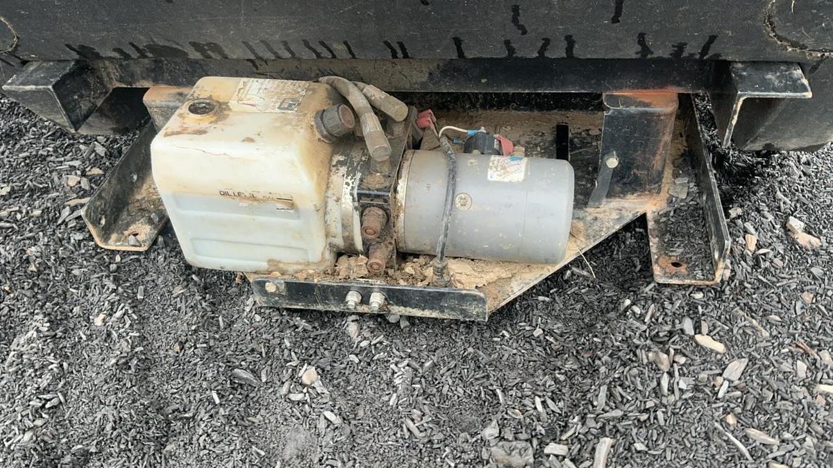 Used Dumper Dogg 5532000 Pickup Bed Insert