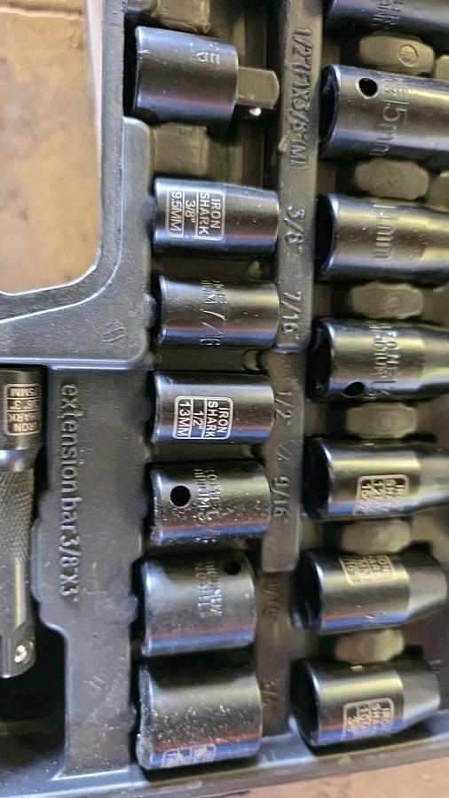 Used Ironshark 38 pc. Duometric Socket