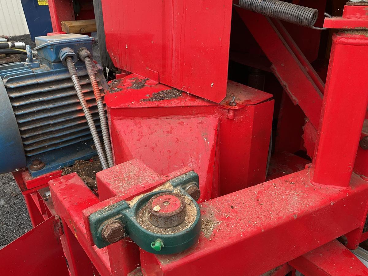 Used Woodlandia 200 Logripper