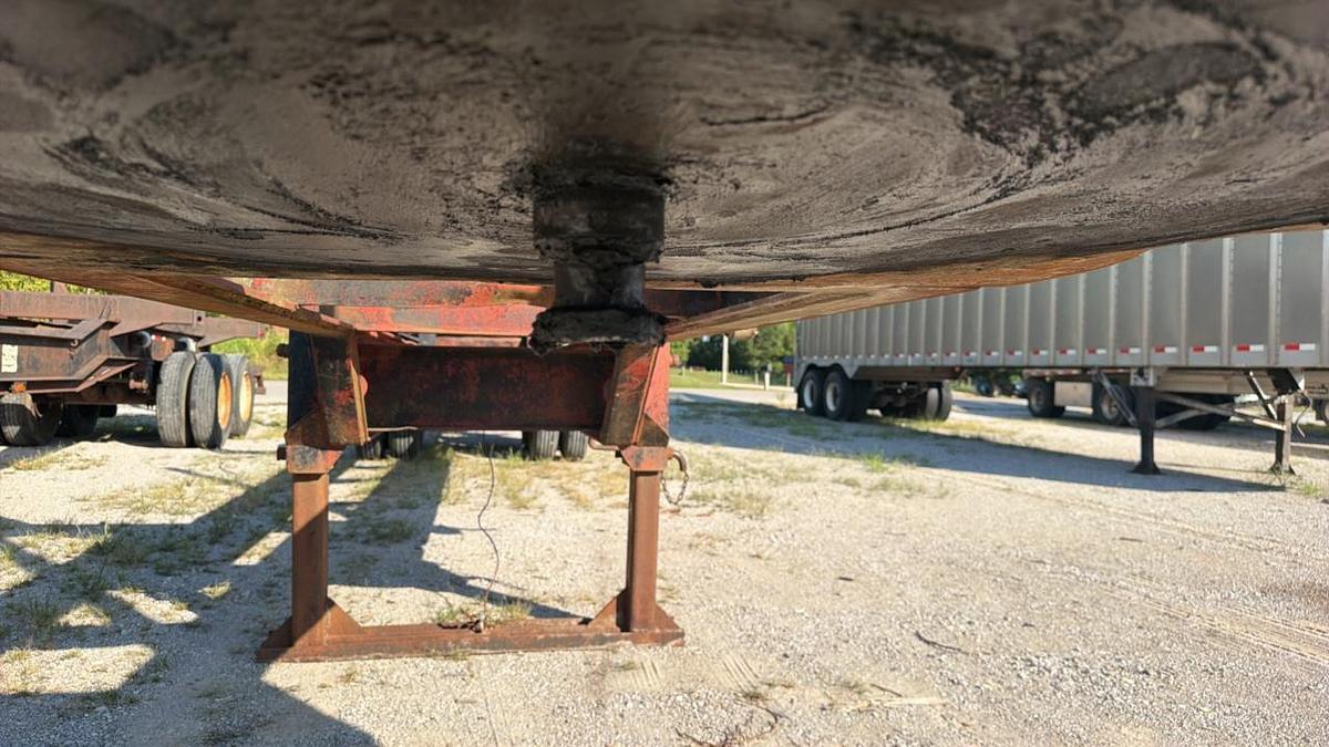 Used 1989 Evans Log Trailer