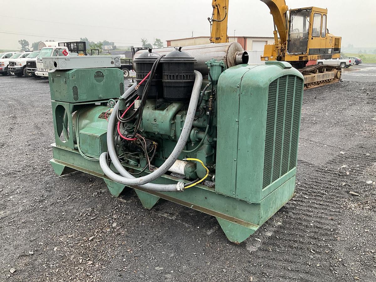 Used Detroit 671 100 KW Genset with Delco A.C. Y1-4634 Generator