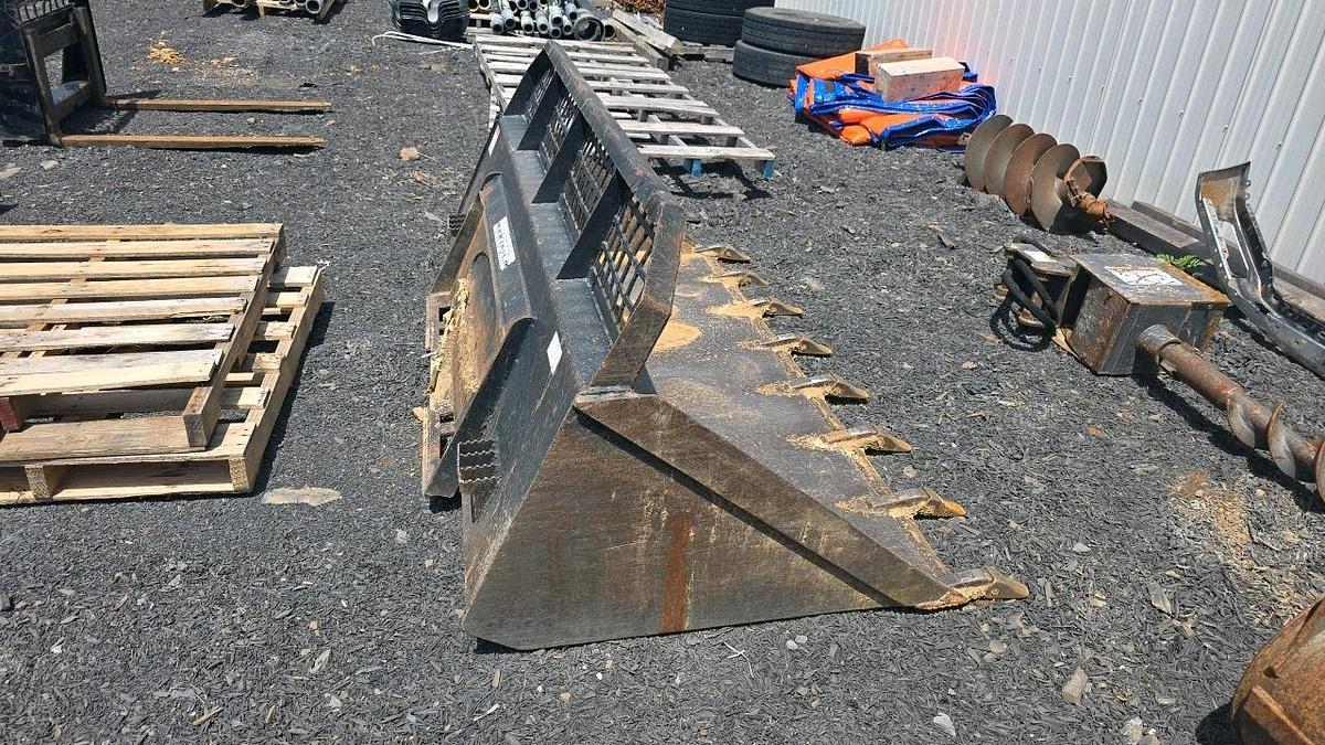 Used Martatch 85" Tooth Bucket