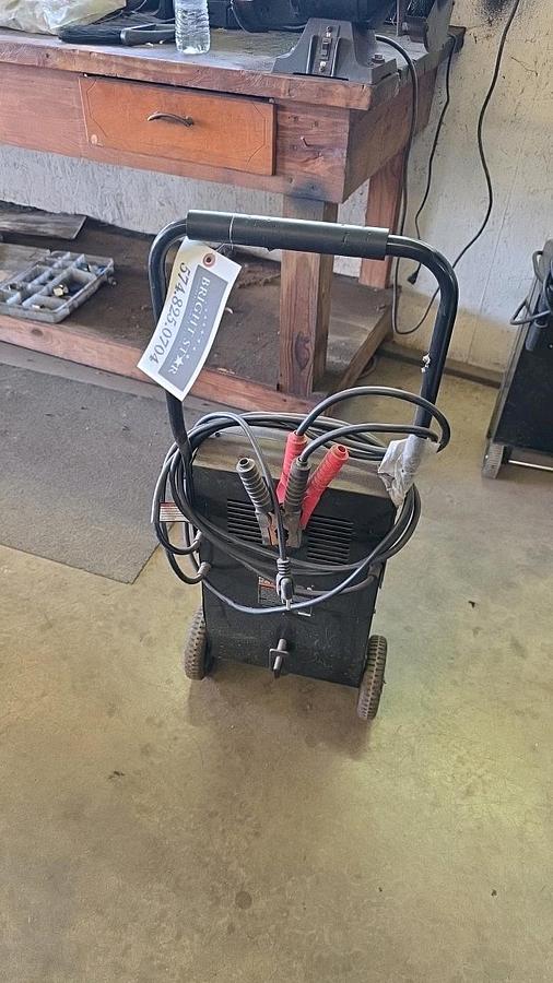 Used Cent-tech 6/12V Automatic Battery Charger/Engine Starter