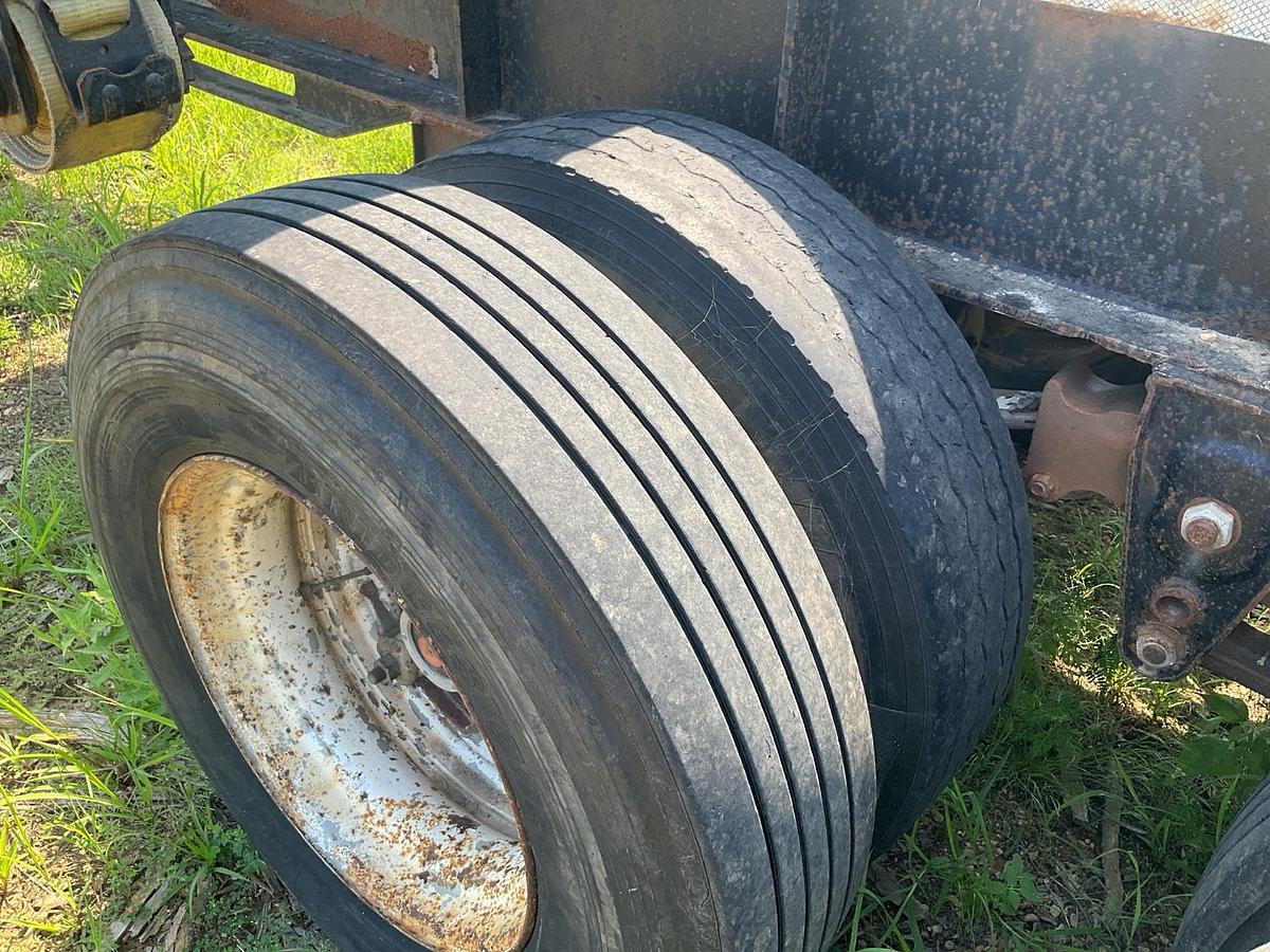 Used 1994 Savannah Log Trailer