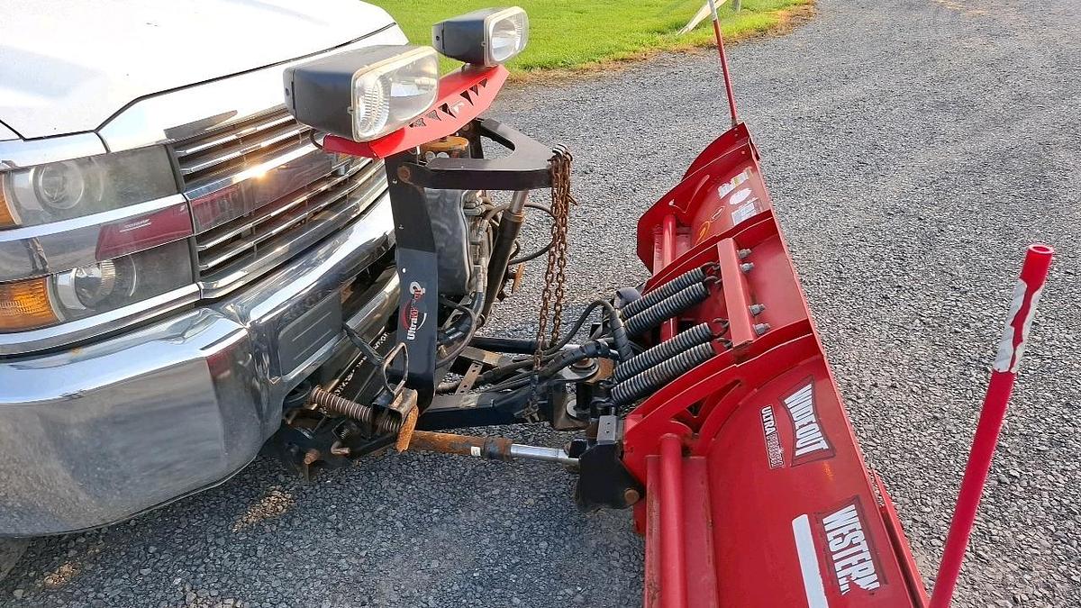 Used 2015 Chevrolet 2500 Flatbed Truck