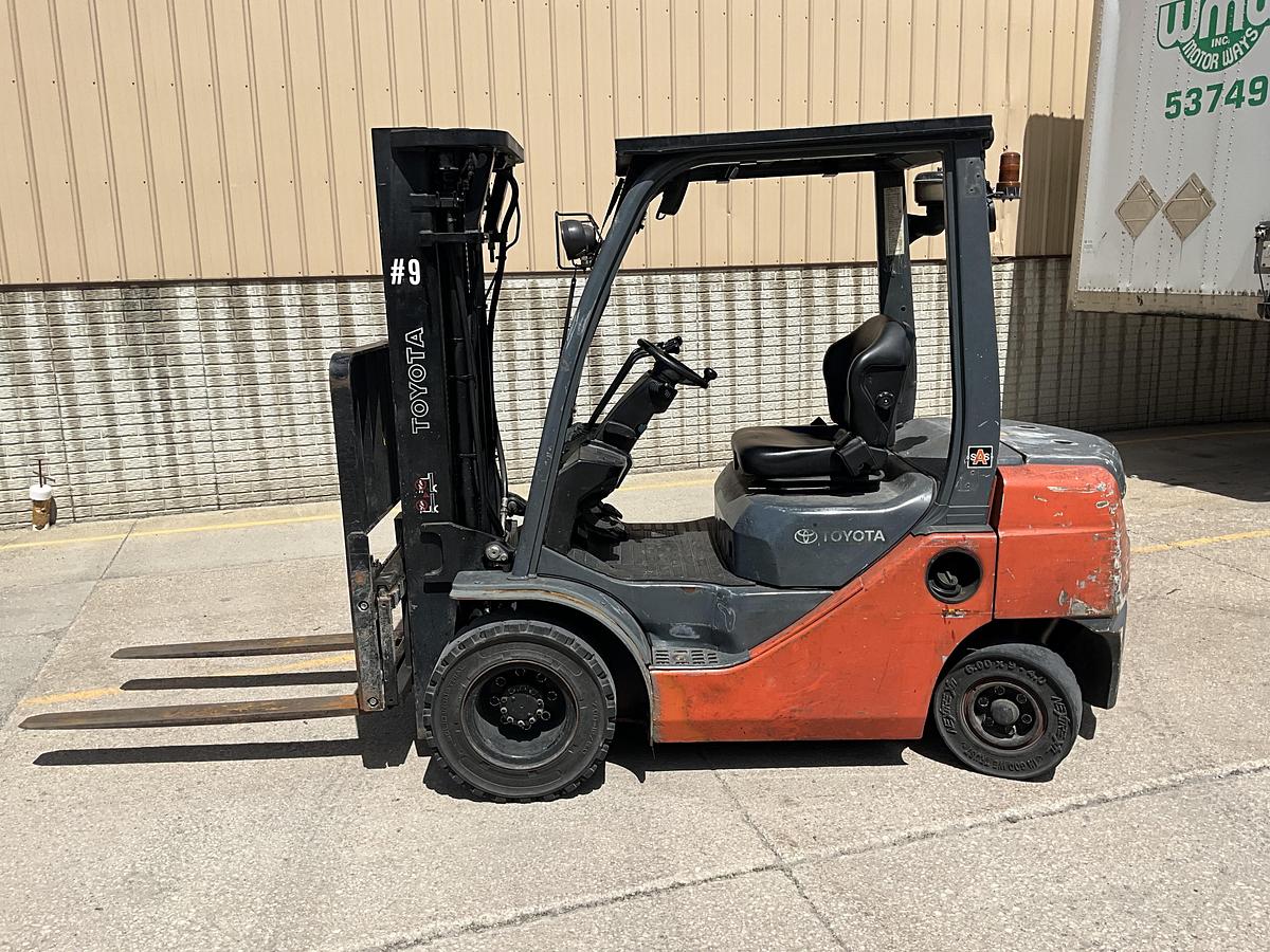 Used 8 FDU25 Toyota Forklift