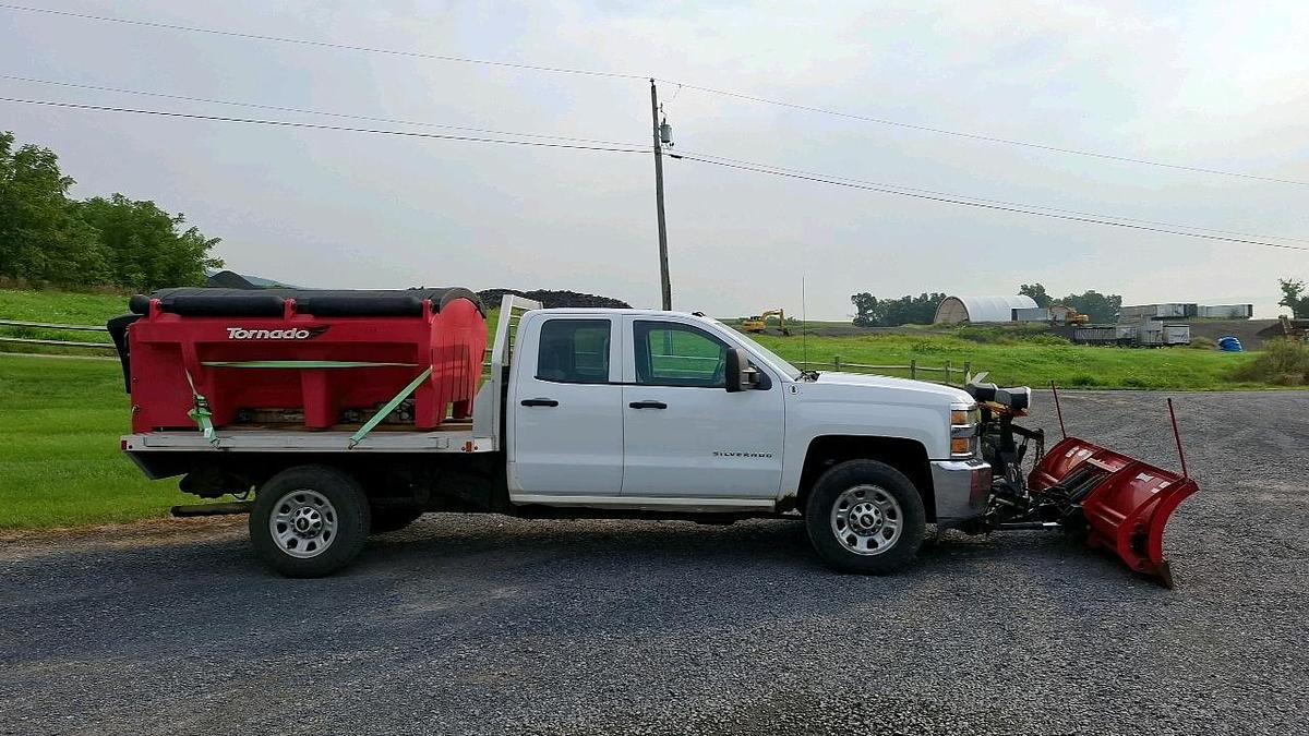 Used 2015 Chevrolet 2500 Flatbed Truck